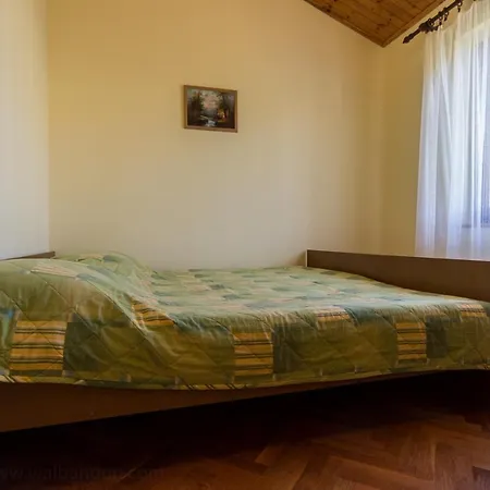 4 Apartman Peroj